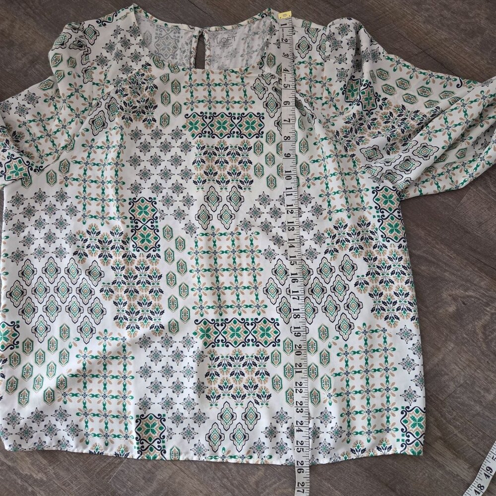 LOFT US Womens XL Green White Printed Blouse Long Sleeve Round Neck Keyhold Back - Picture 10 of 10